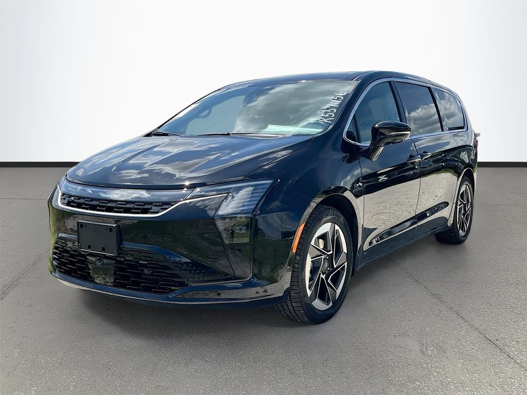 New 2027 Chrysler Pacifica Limited FWD image 3
