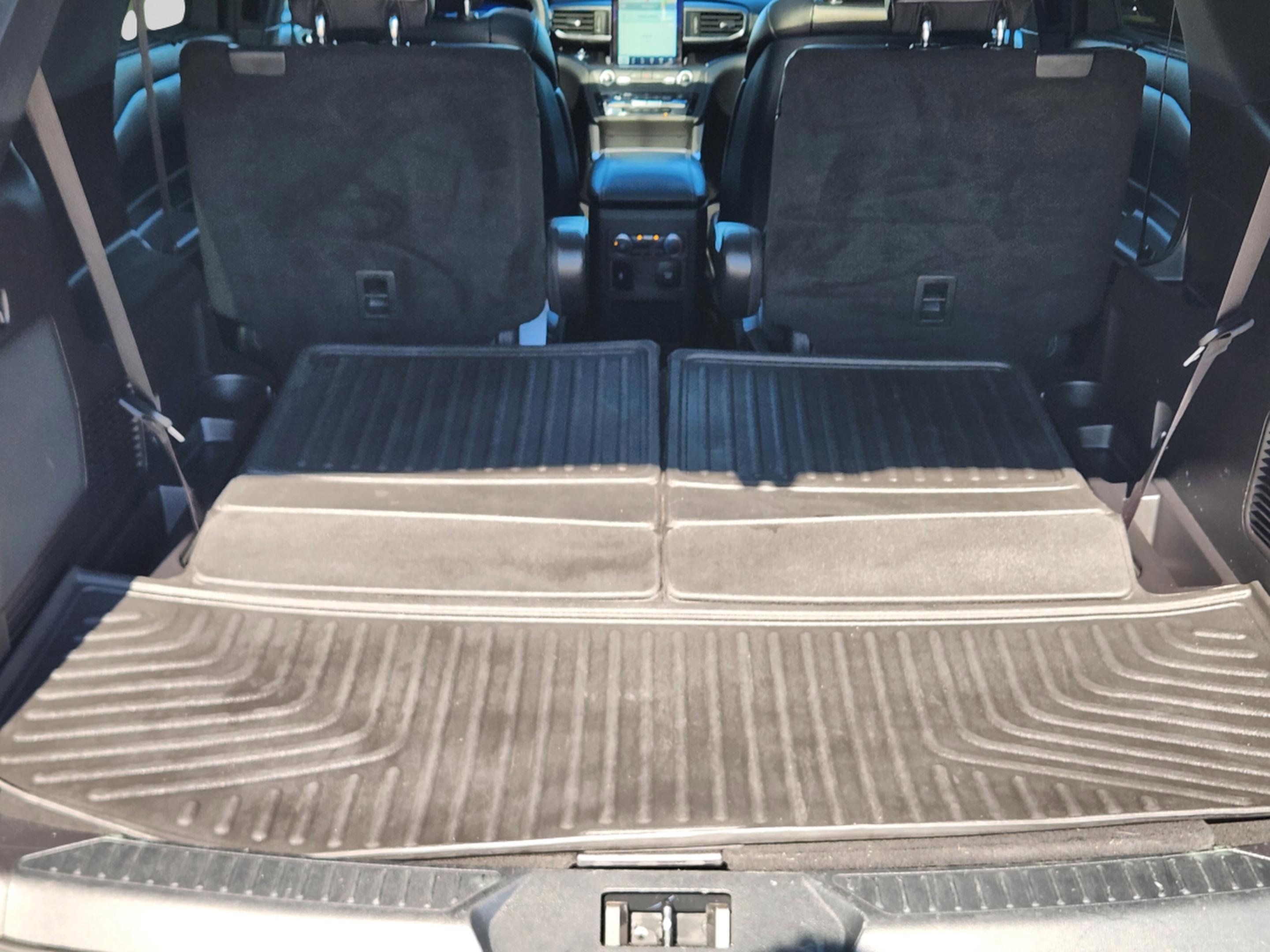Used 2020 Ford Explorer ST w/ Premium Technology Package image 28