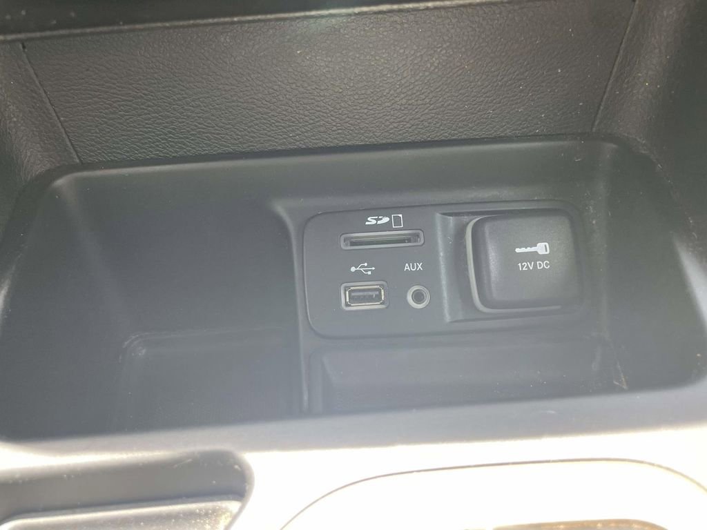Used 2014 Jeep Cherokee Latitude FWD image 29