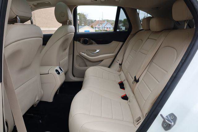 Used 2017 Mercedes-Benz GLC 300 4MATIC image 19