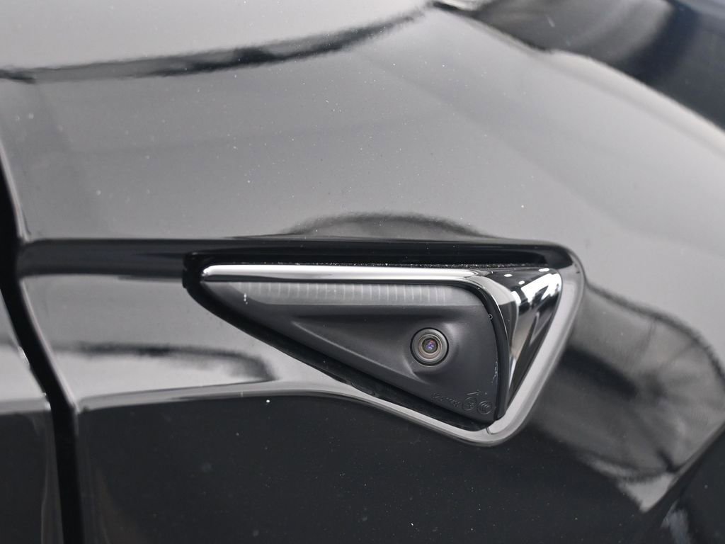 Used 2022 Tesla Model X Plaid image 37