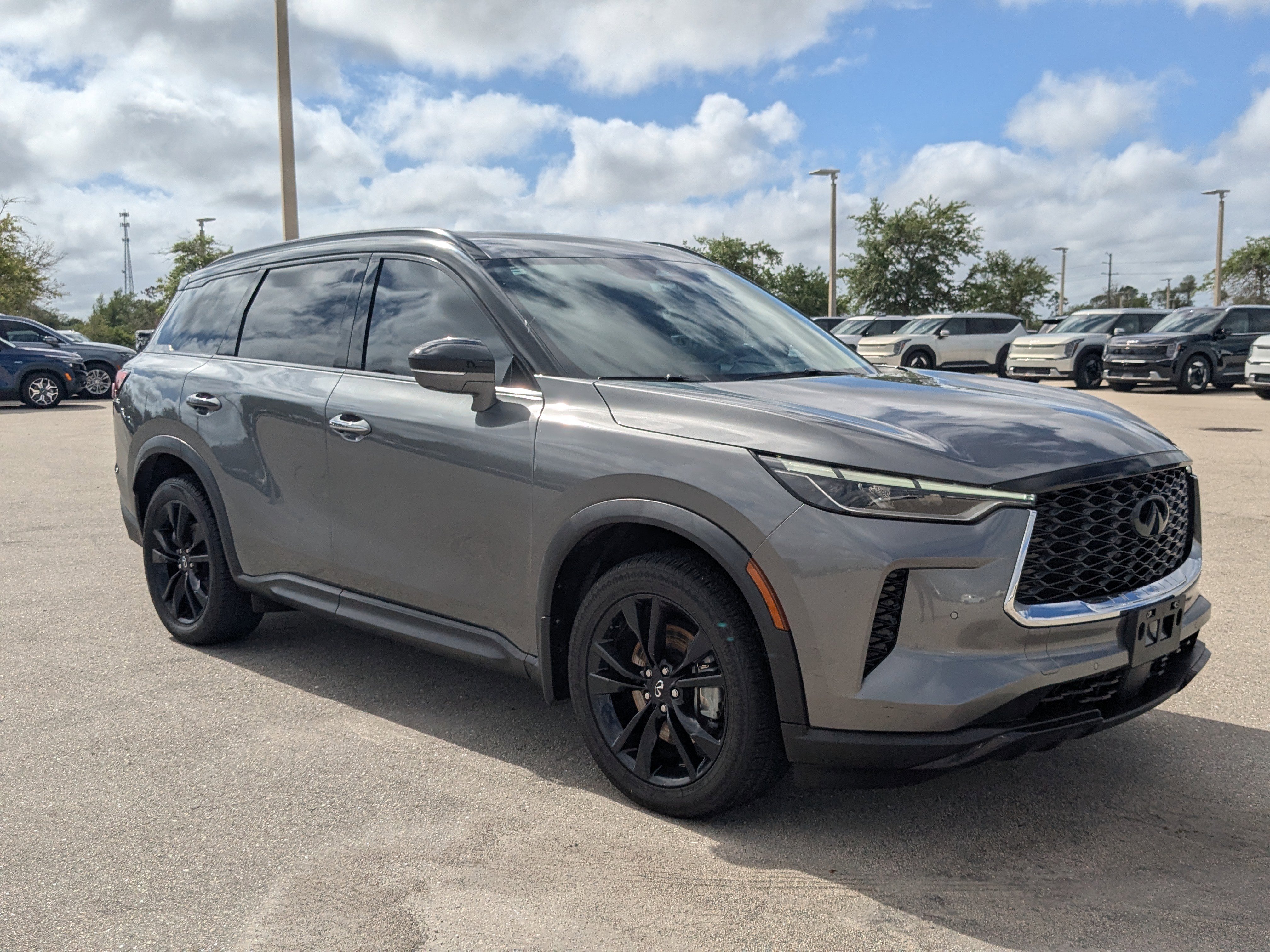 Used 2023 INFINITI QX60 Luxe w/ Cargo Package image 2