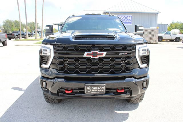 Used 2024 Chevrolet Silverado 2500 ZR2 w/ Technology Package image 2