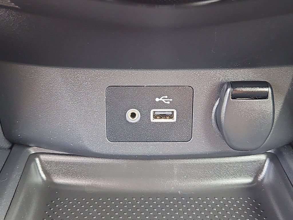 Used 2018 Nissan Rogue SV AWD/4WD image 11