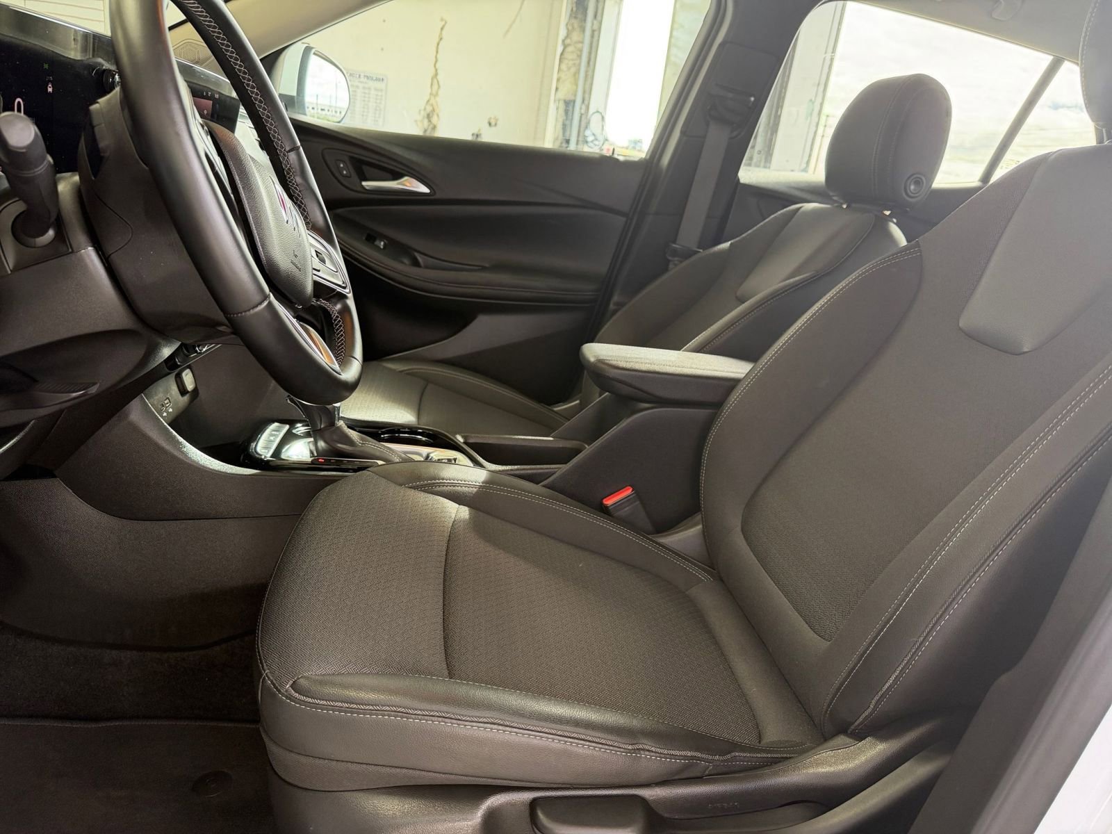 Used 2025 Buick Encore GX Preferred image 24