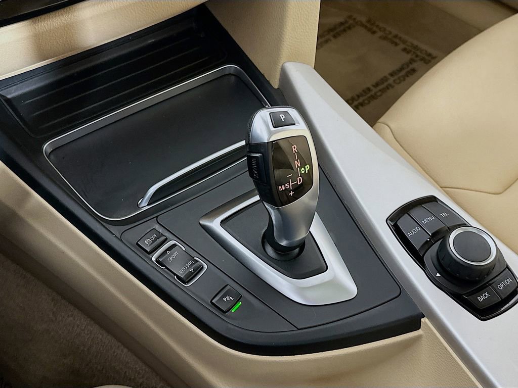 Used 2016 BMW 320i Sedan image 19