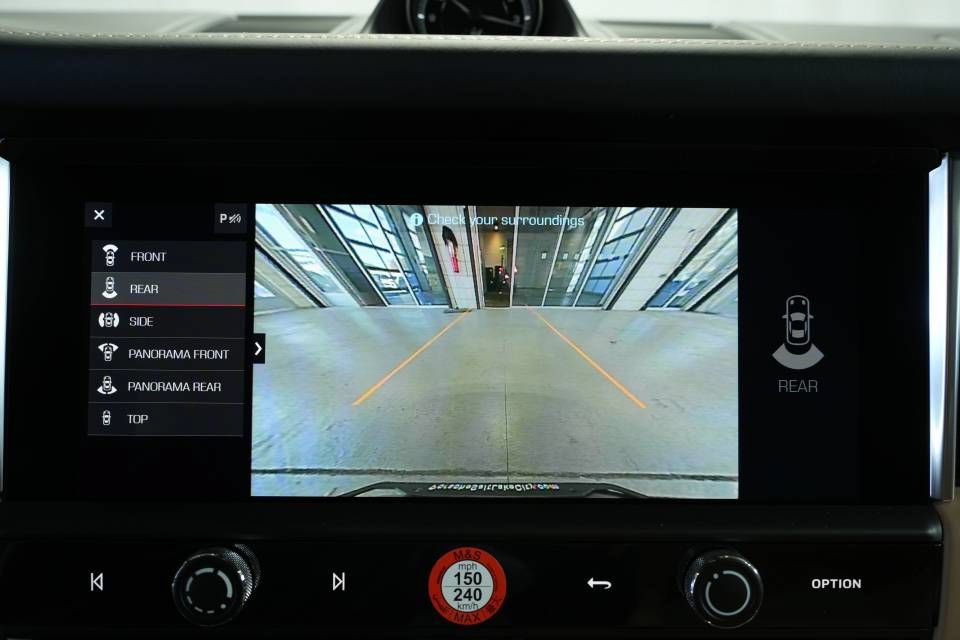 Certified 2026 Porsche Macan AWD/4WD image 19