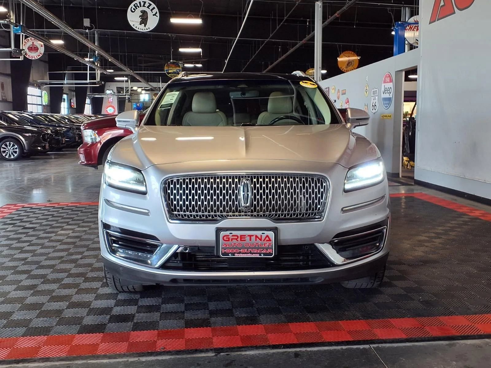 Used 2019 Lincoln Nautilus Reserve image 2
