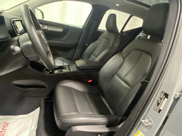 Used 2025 Volvo XC40 B5 Core AWD/4WD image 11