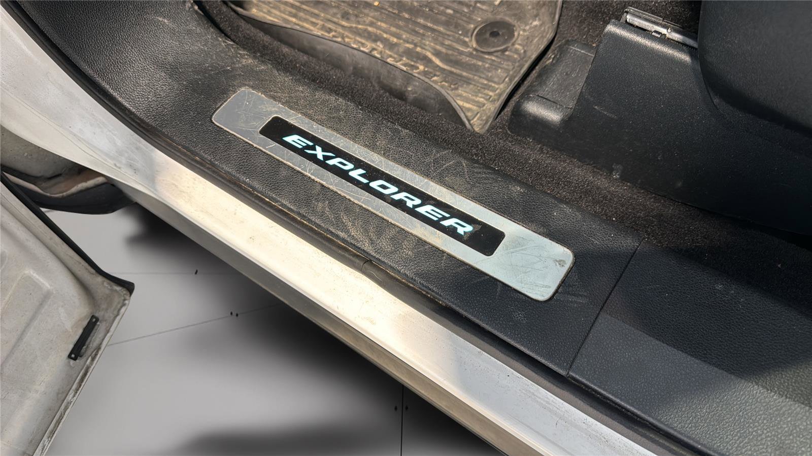 Used 2018 Ford Explorer Sport w/ Equipment Group 401A image 38