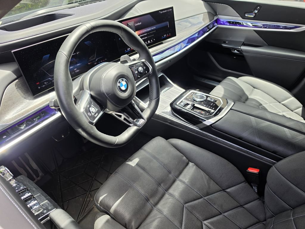 Used 2023 BMW 760i xDrive w/ Executive Package image 16