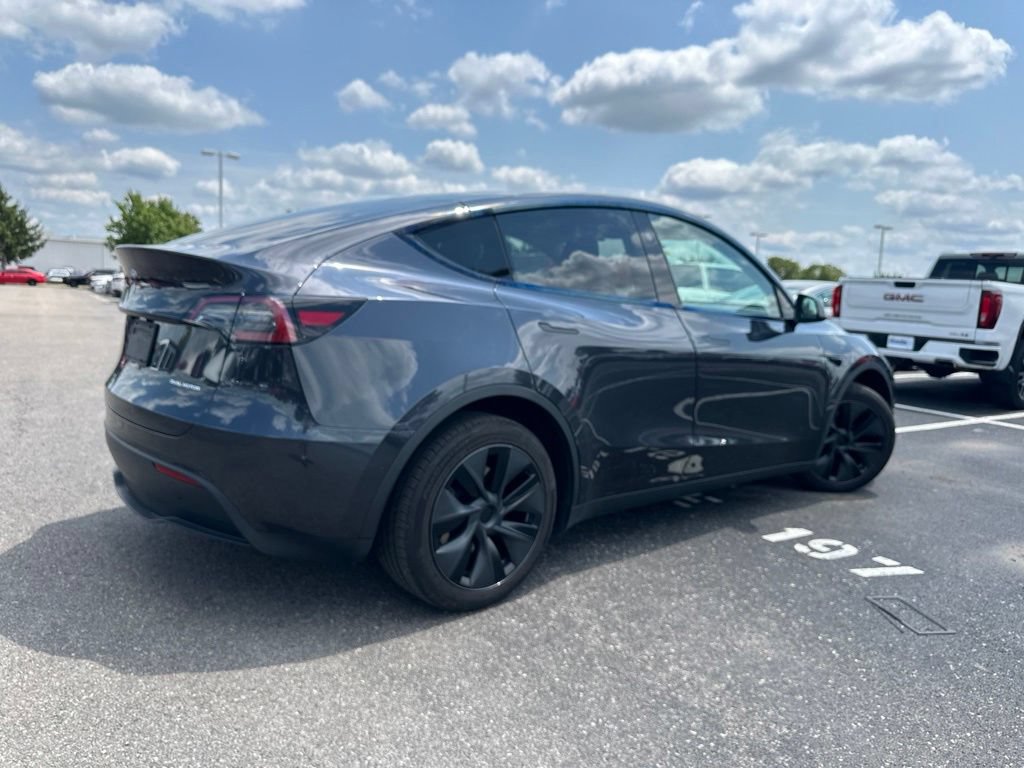 Used 2025 Tesla Model Y Long Range AWD/4WD image 12
