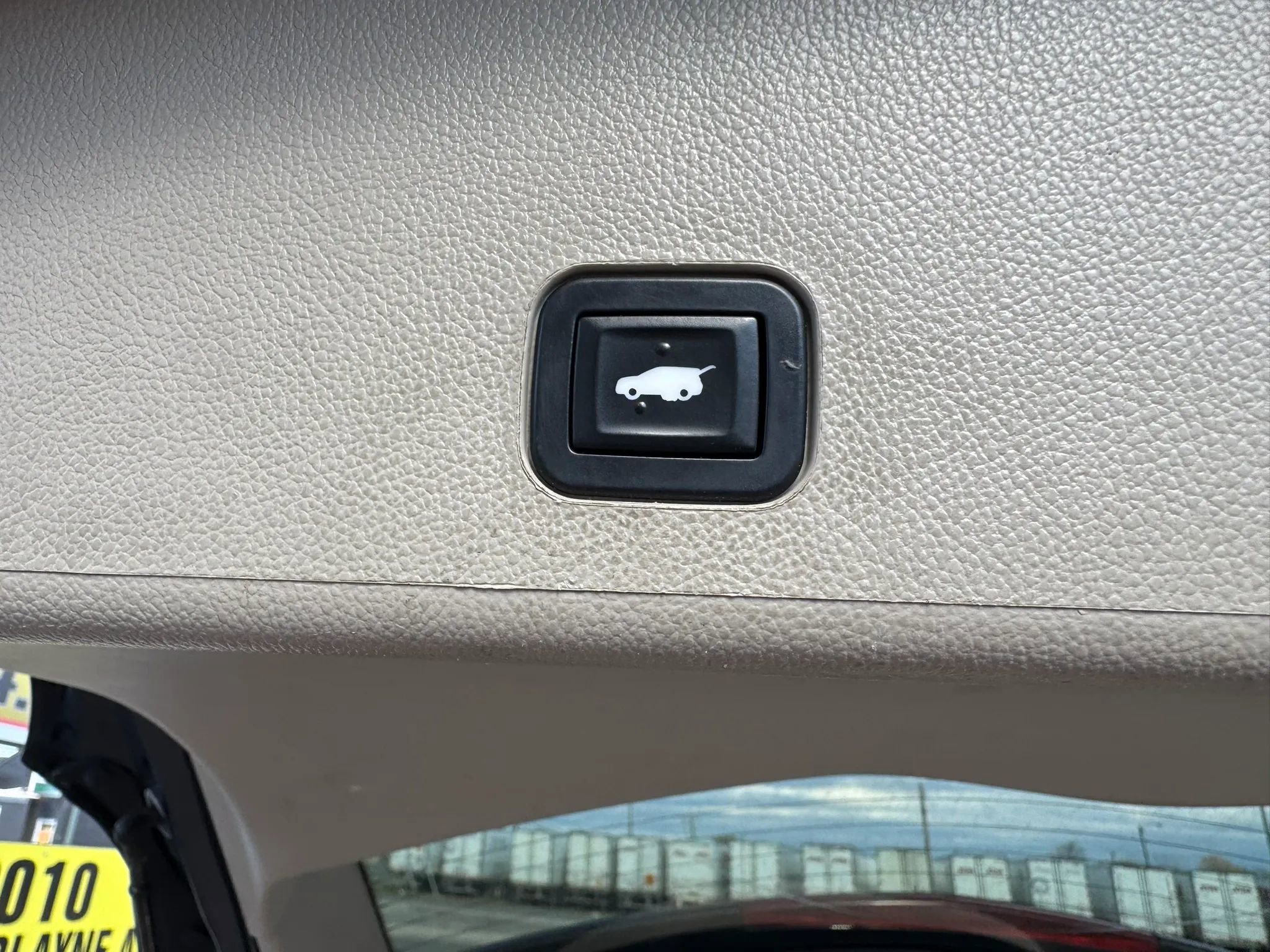 Used 2014 Cadillac SRX Performance w/ Driver Awareness Package image 19