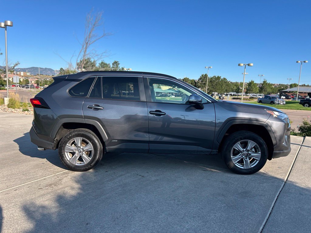 Used 2025 Toyota RAV4 XLE AWD/4WD image 9