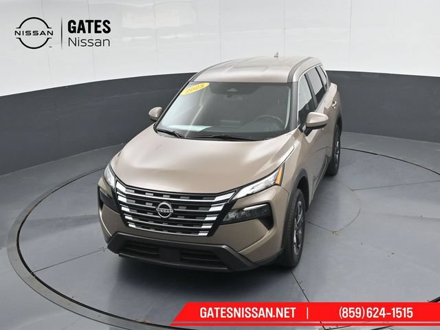 Used 2025 Nissan Rogue SV AWD/4WD image 45