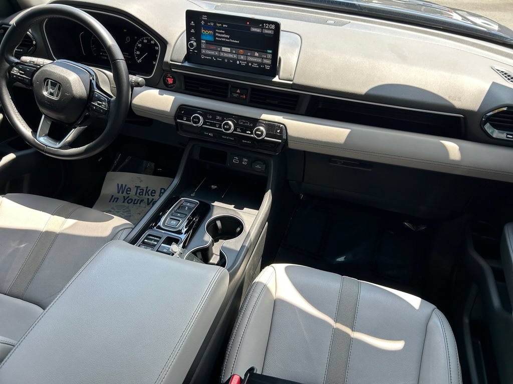 Certified 2025 Honda Pilot Touring image 35