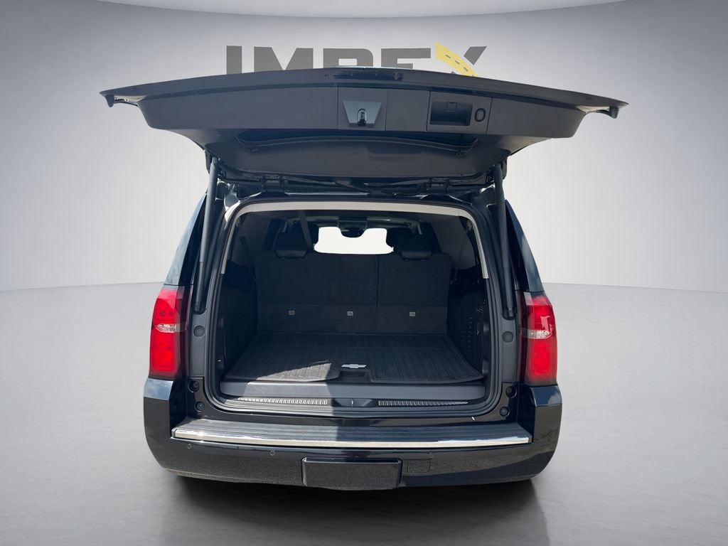 Used 2018 Chevrolet Suburban Premier AWD/4WD image 35