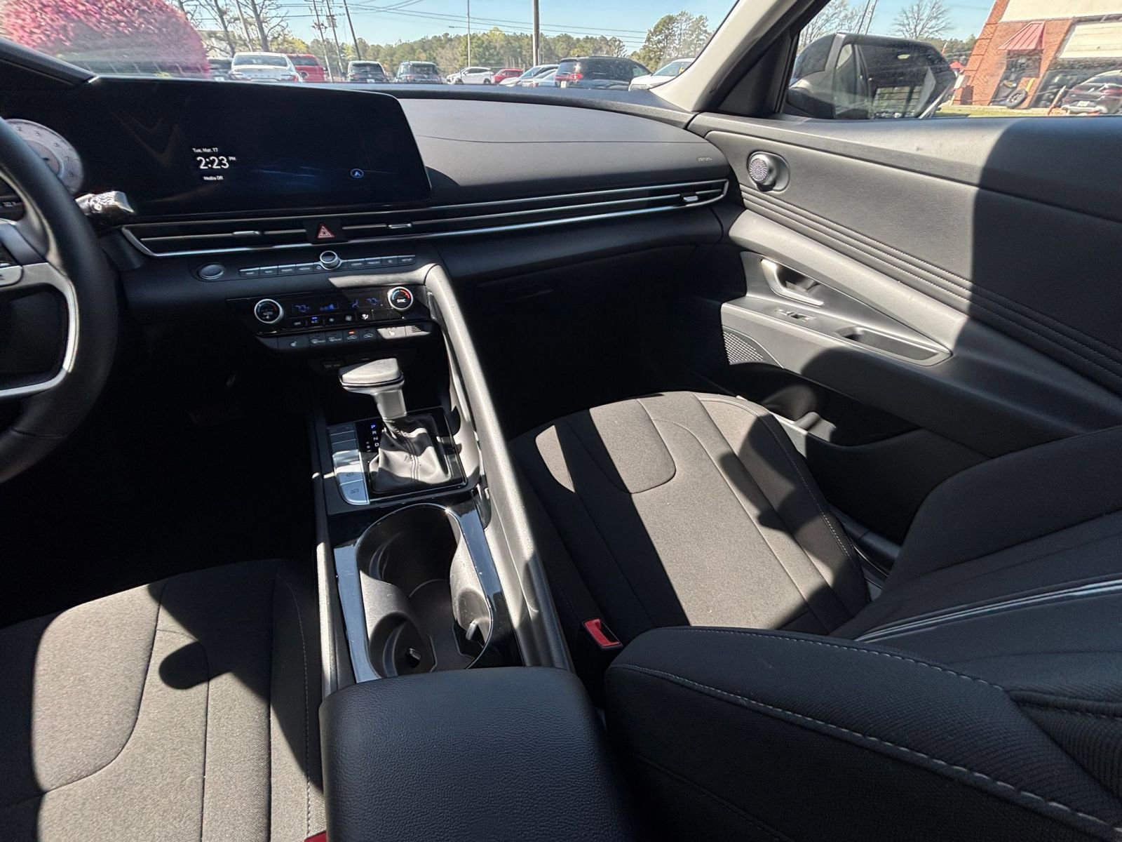 Used 2025 Hyundai Elantra SEL image 42