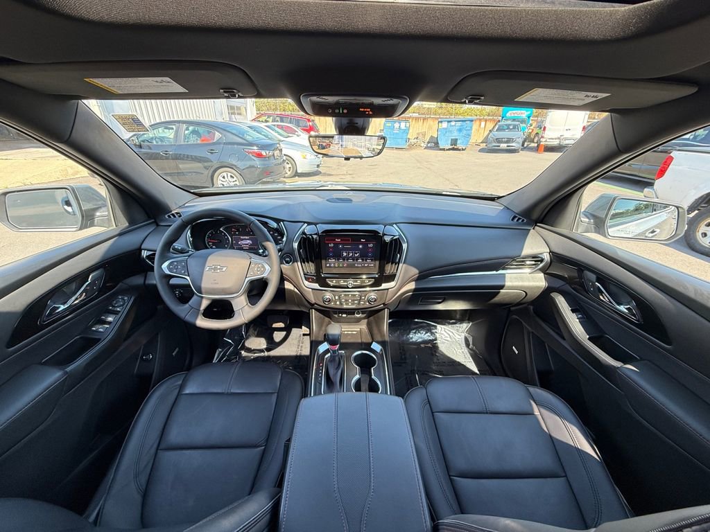 Used 2023 Chevrolet Traverse RS AWD/4WD image 25