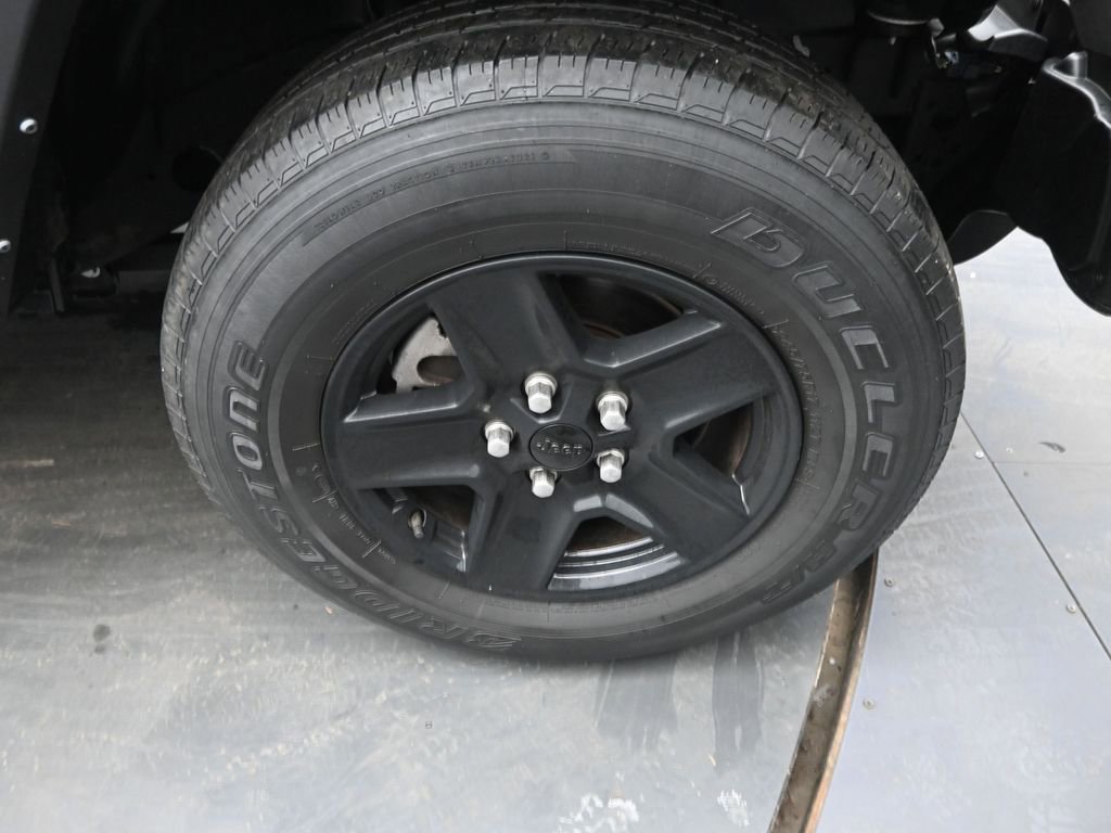 Used 2021 Jeep Gladiator Sport image 12