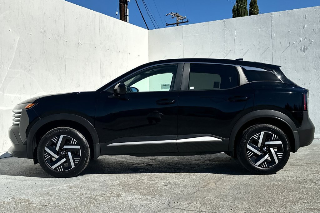 Certified 2025 Nissan Kicks SV w/ Illumination Package FWD image 7