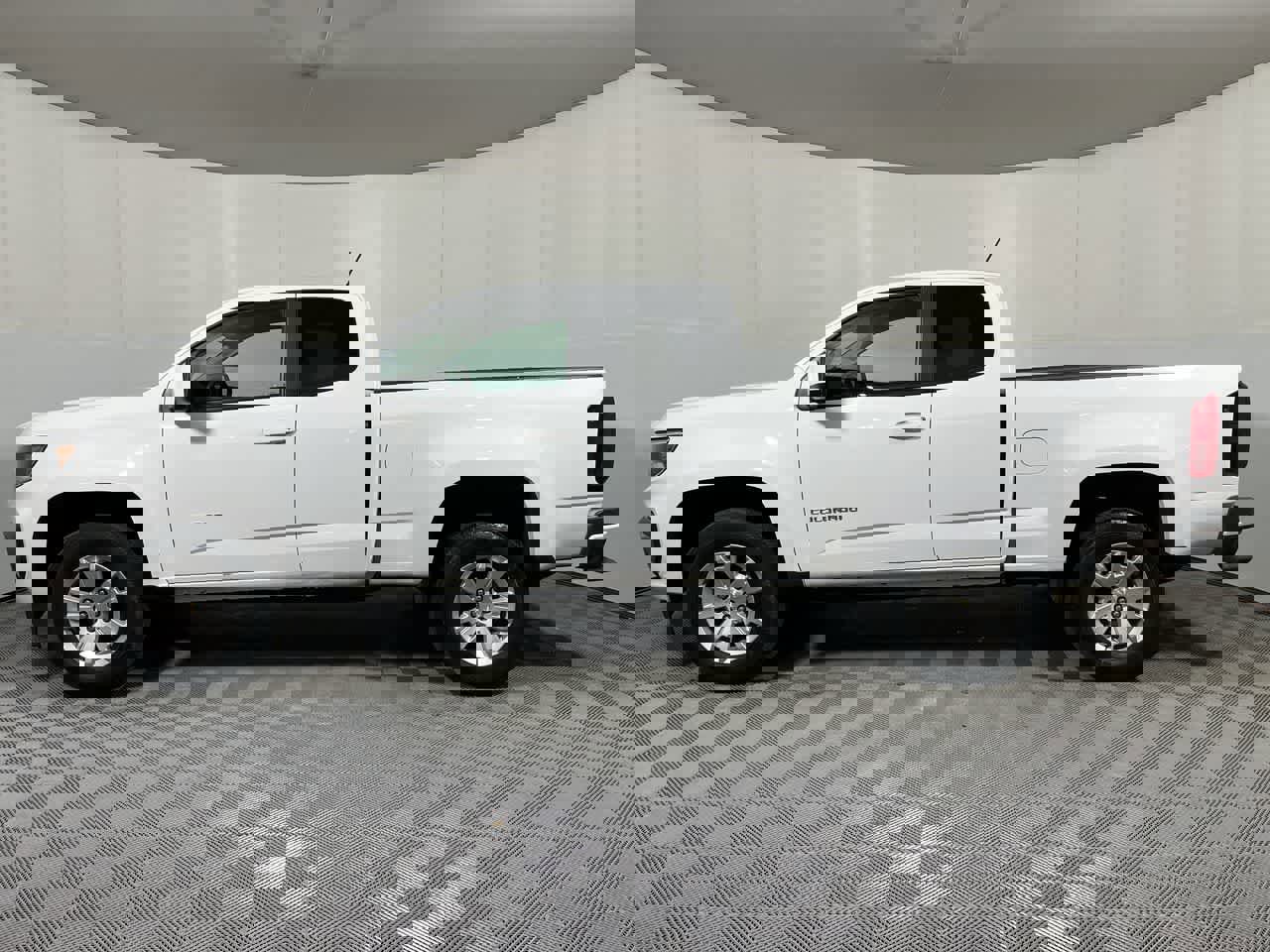 Used 2022 Chevrolet Colorado LT w/ Fleet Safety Package image 4