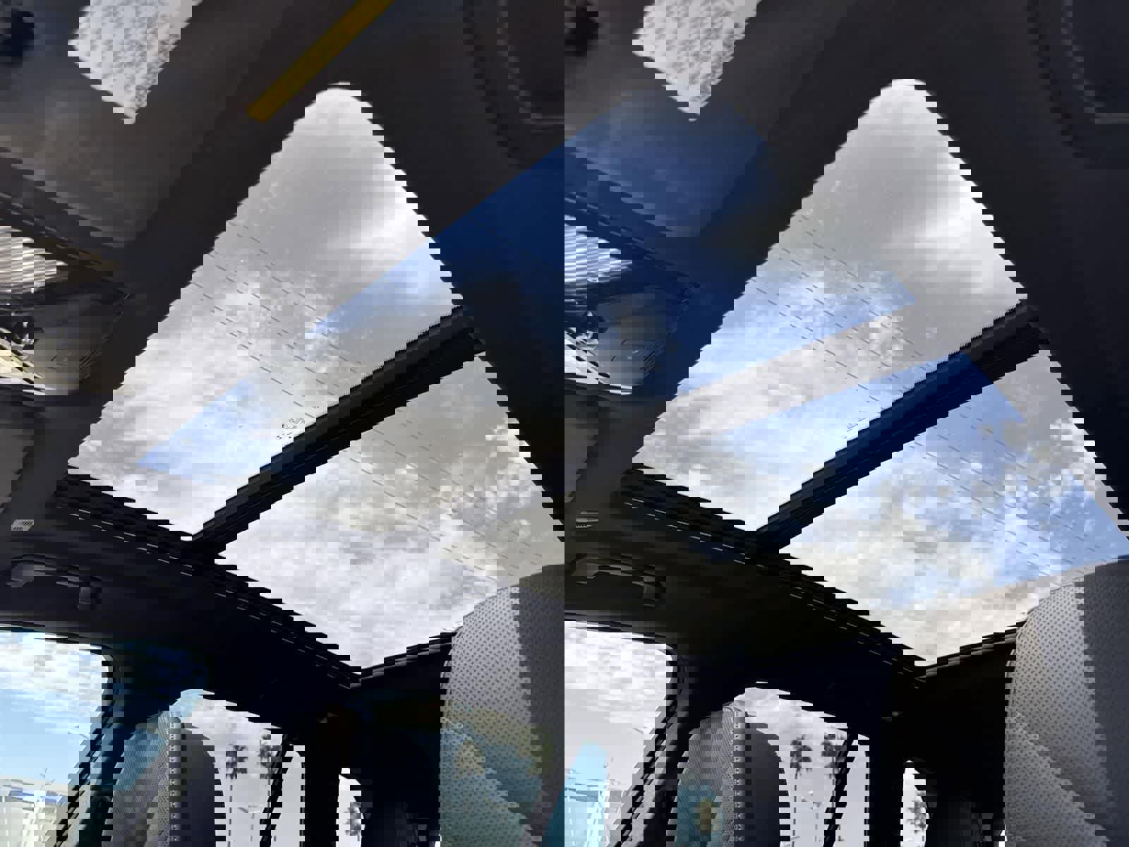 Used 2024 BMW X5 xDrive50e image 8