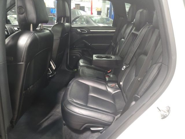 Used 2017 Porsche Cayenne S Platinum image 12