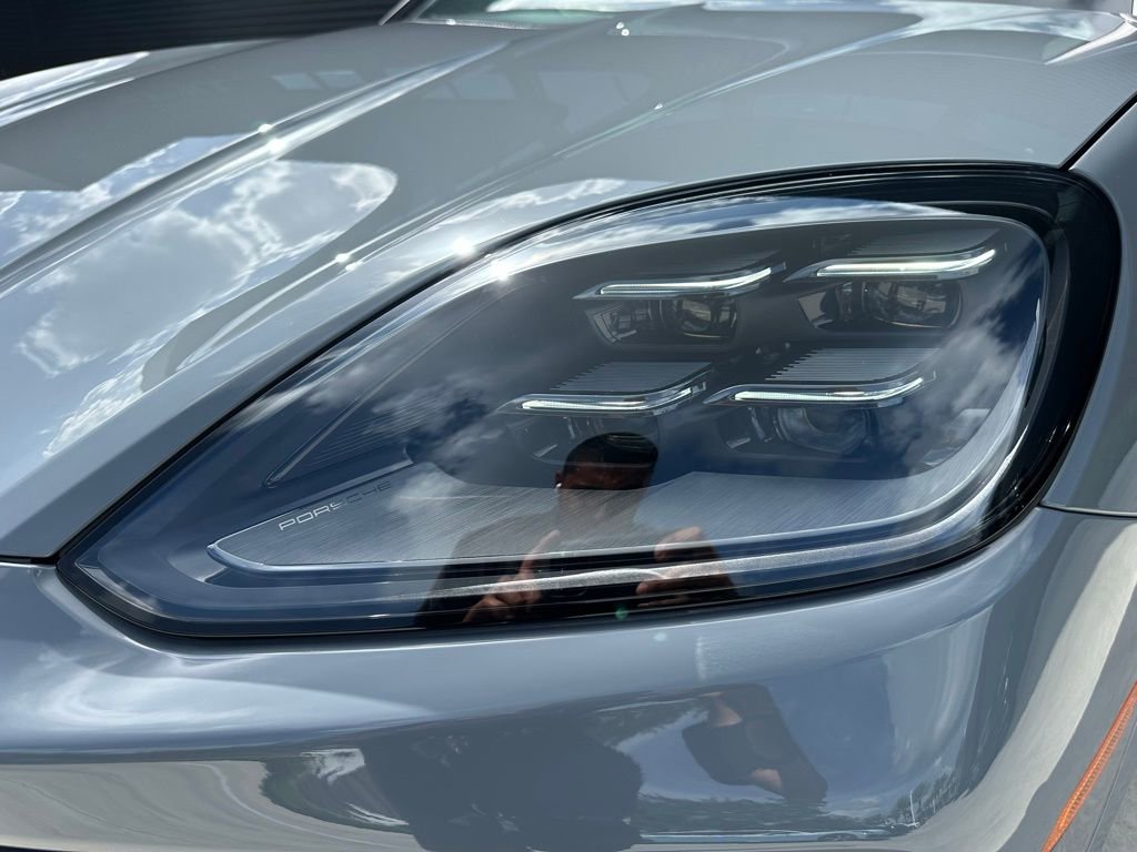 Used 2025 Porsche Cayenne S image 13