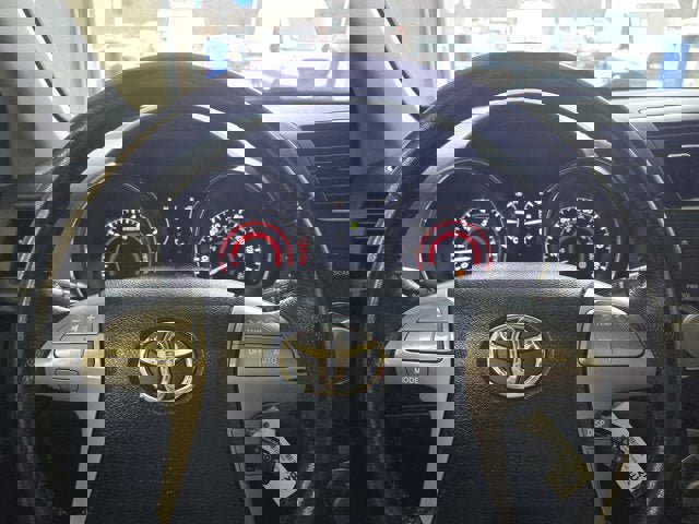 Used 2010 Toyota Highlander SE image 27