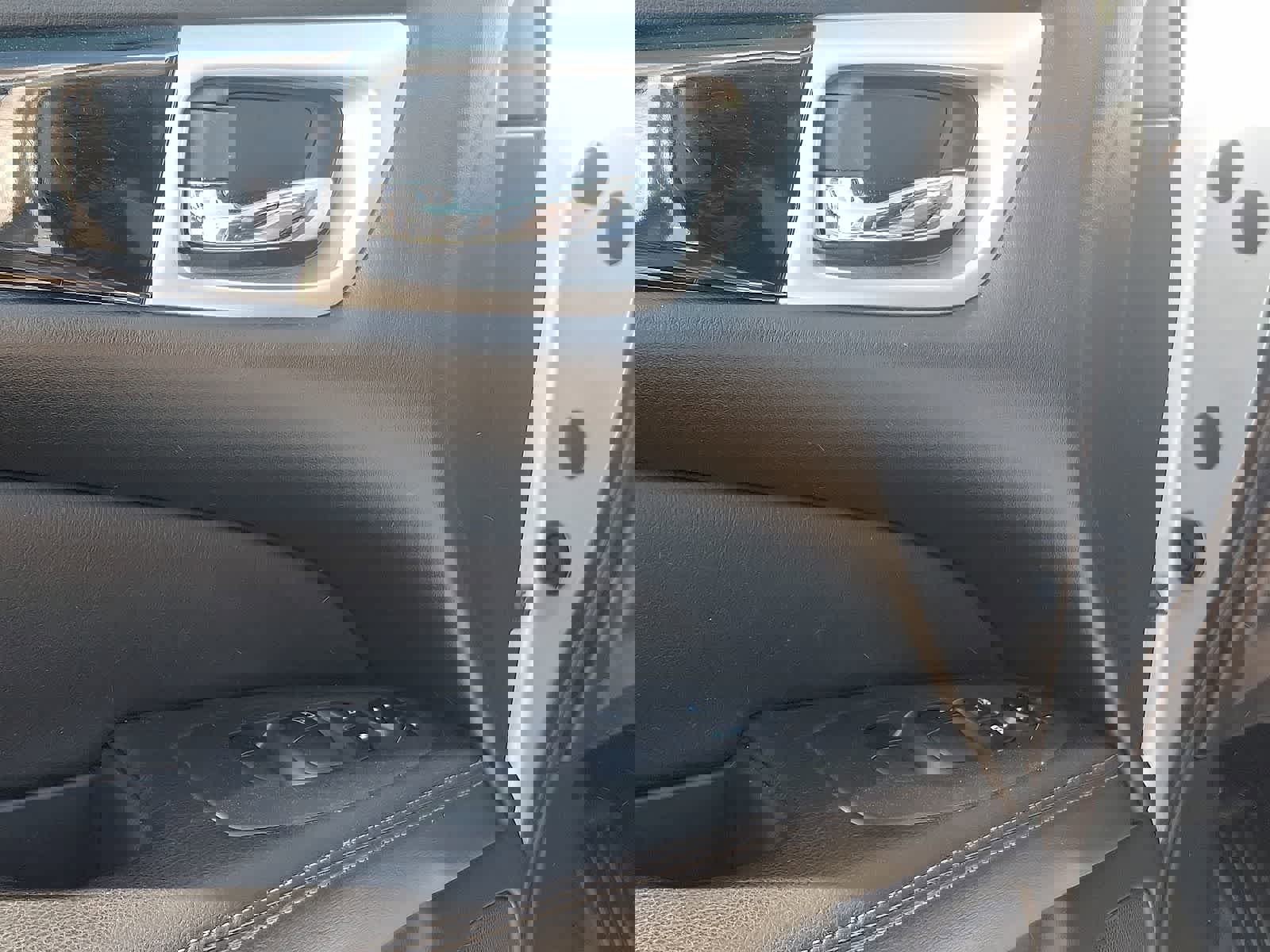 Used 2020 Nissan Pathfinder S image 20