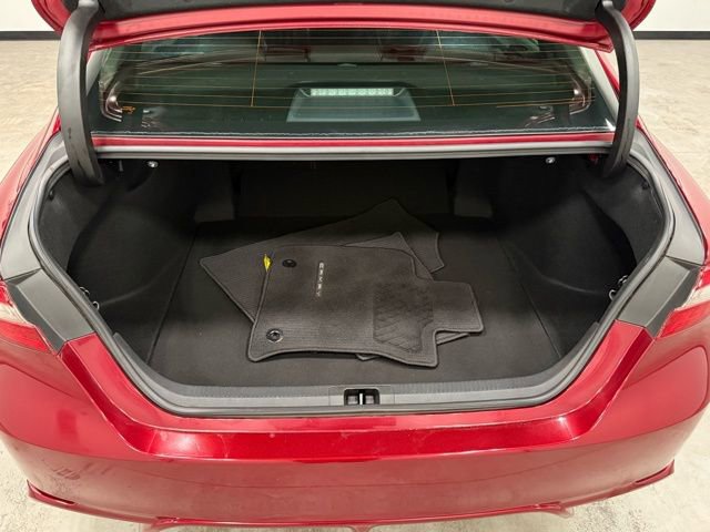 Used 2018 Toyota Camry SE w/ Moonroof Package image 32