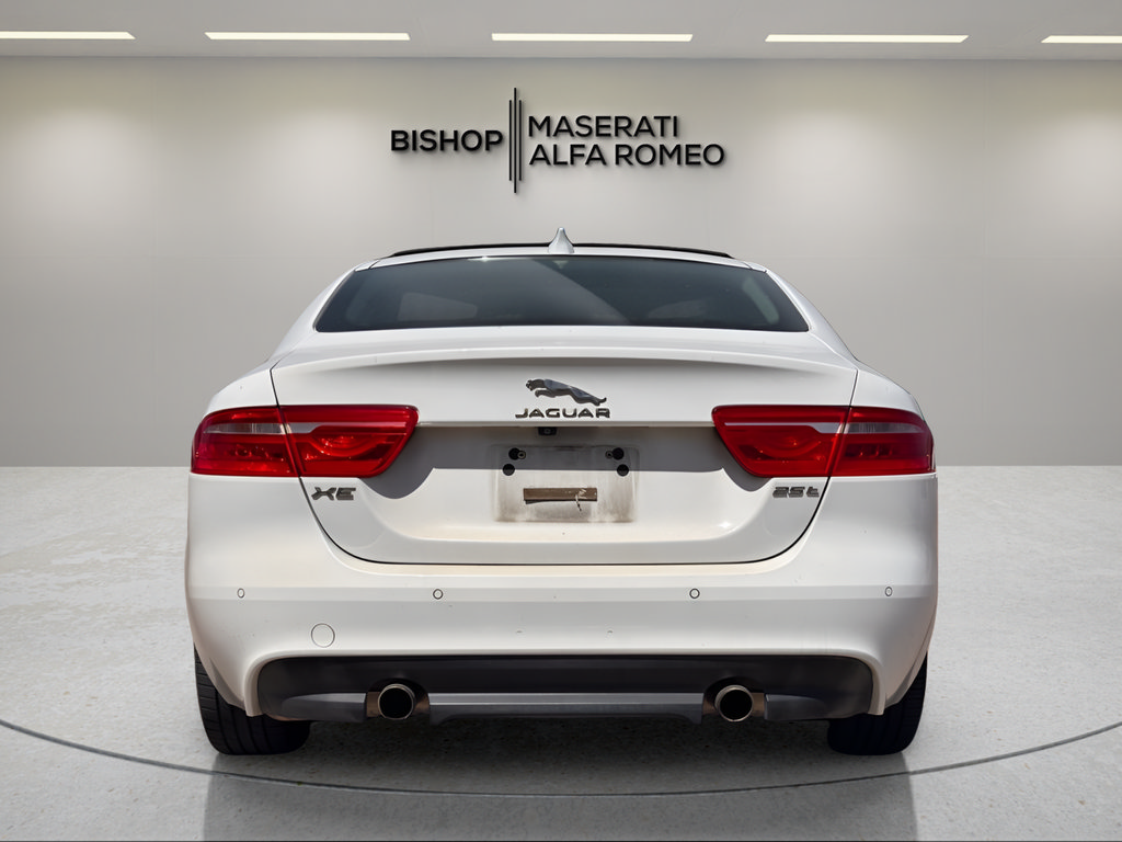 Used 2017 Jaguar XE Premium RWD image 4
