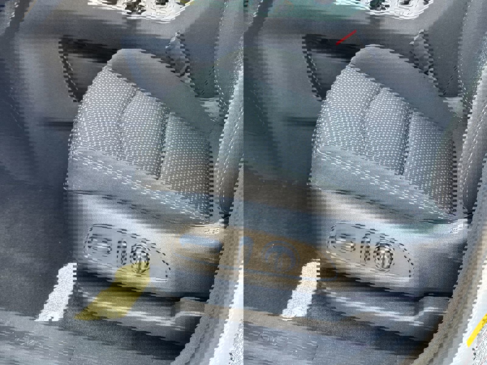 Certified 2024 GMC Terrain SLE w/ Driver Convenience Package image 17