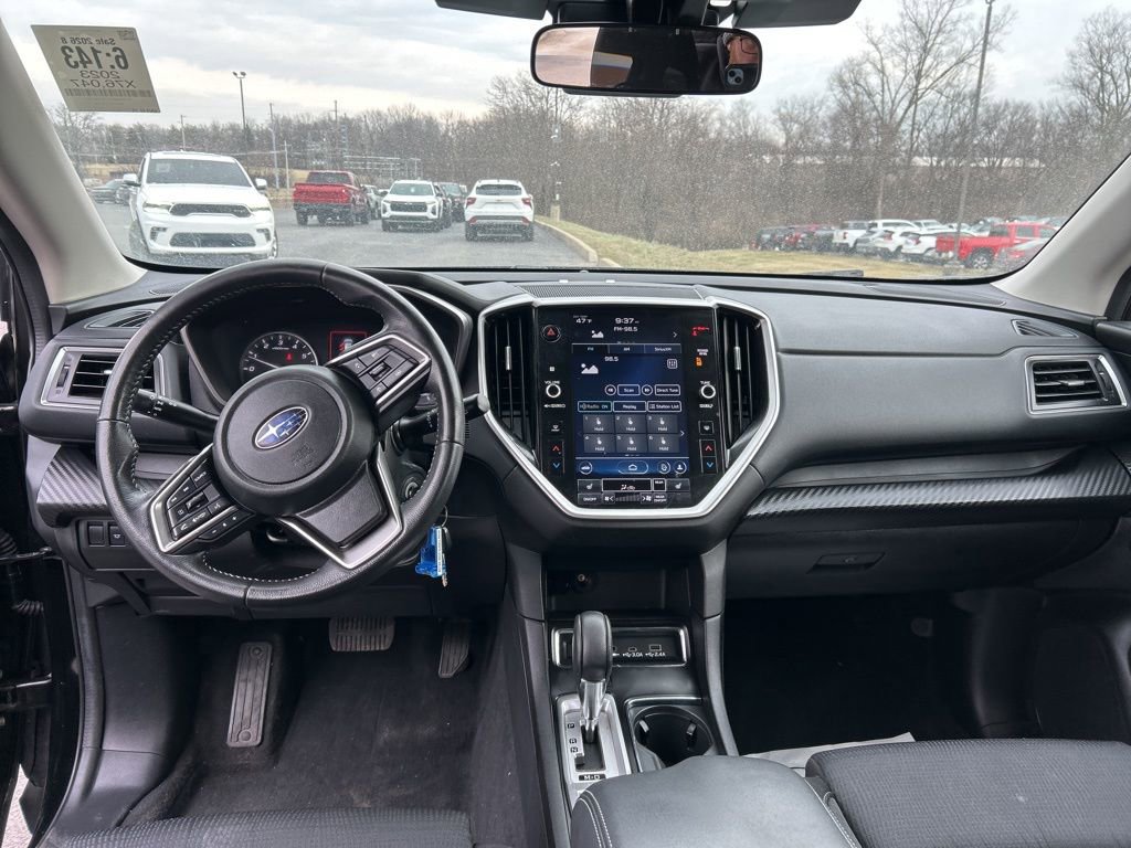 Used 2023 Subaru Ascent Premium image 5
