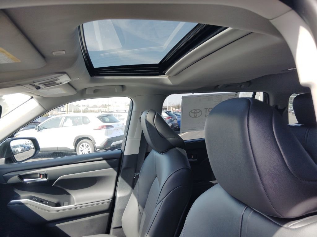 New 2026 Toyota Highlander XLE image 5