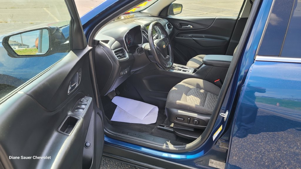 Used 2019 Chevrolet Equinox LT w/ Driver Convenience Package FWD image 18