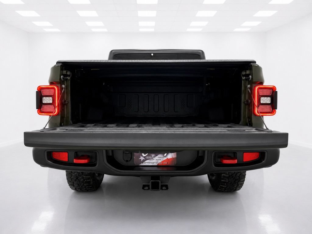 Used 2022 Jeep Gladiator Rubicon w/ LED Lighting Group AWD/4WD image 17
