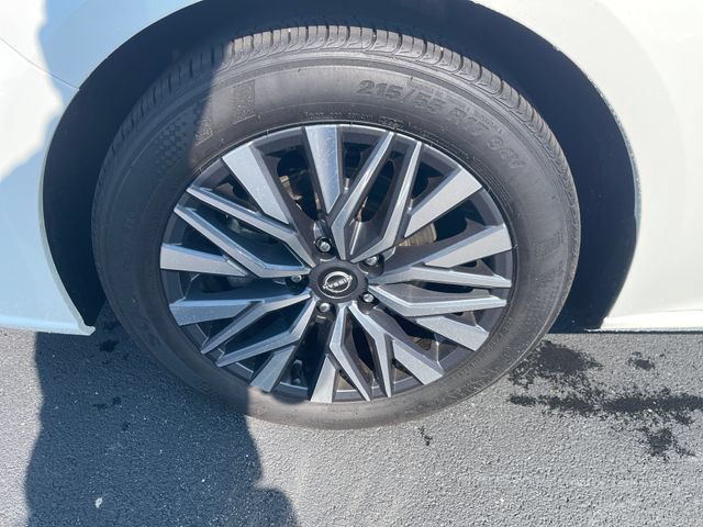 Certified 2025 Nissan Altima 2.5 SV FWD image 10