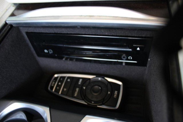 Used 2016 BMW 750i xDrive image 14