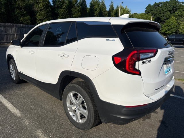 Used 2024 GMC Terrain SLE AWD/4WD image 3