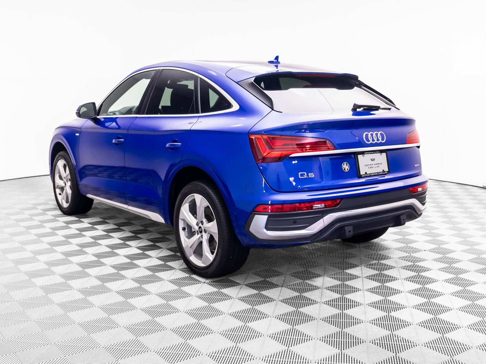 Used 2023 Audi Q5 2.0T Prestige w/ Prestige Package AWD/4WD video 3