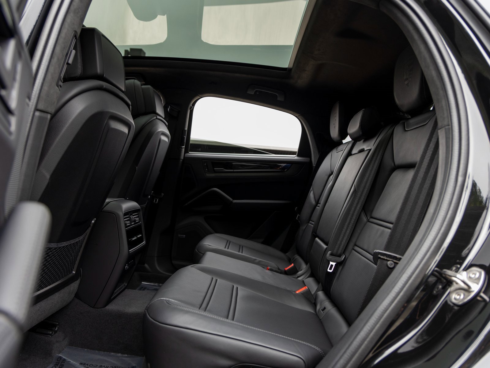 New 2025 Porsche Cayenne GTS image 44