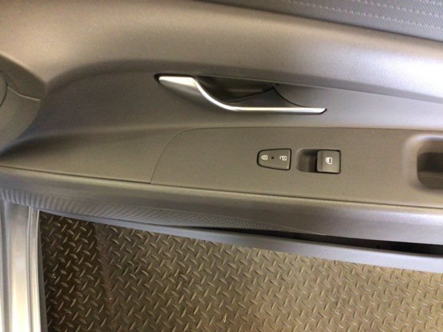 Used 2021 Hyundai Elantra SE FWD image 19