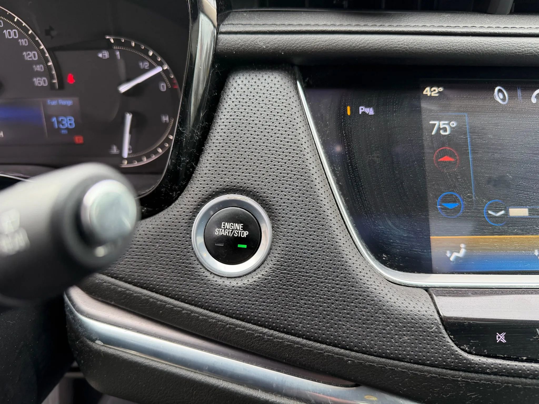 Used 2017 Cadillac XT5 Luxury w/ Driver Awareness Package image 27