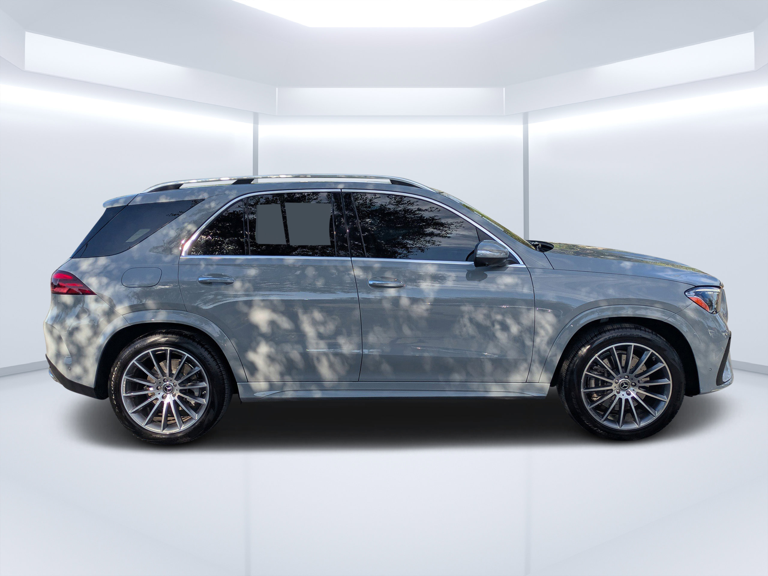 Used 2024 Mercedes-Benz GLE 350 4MATIC image 2