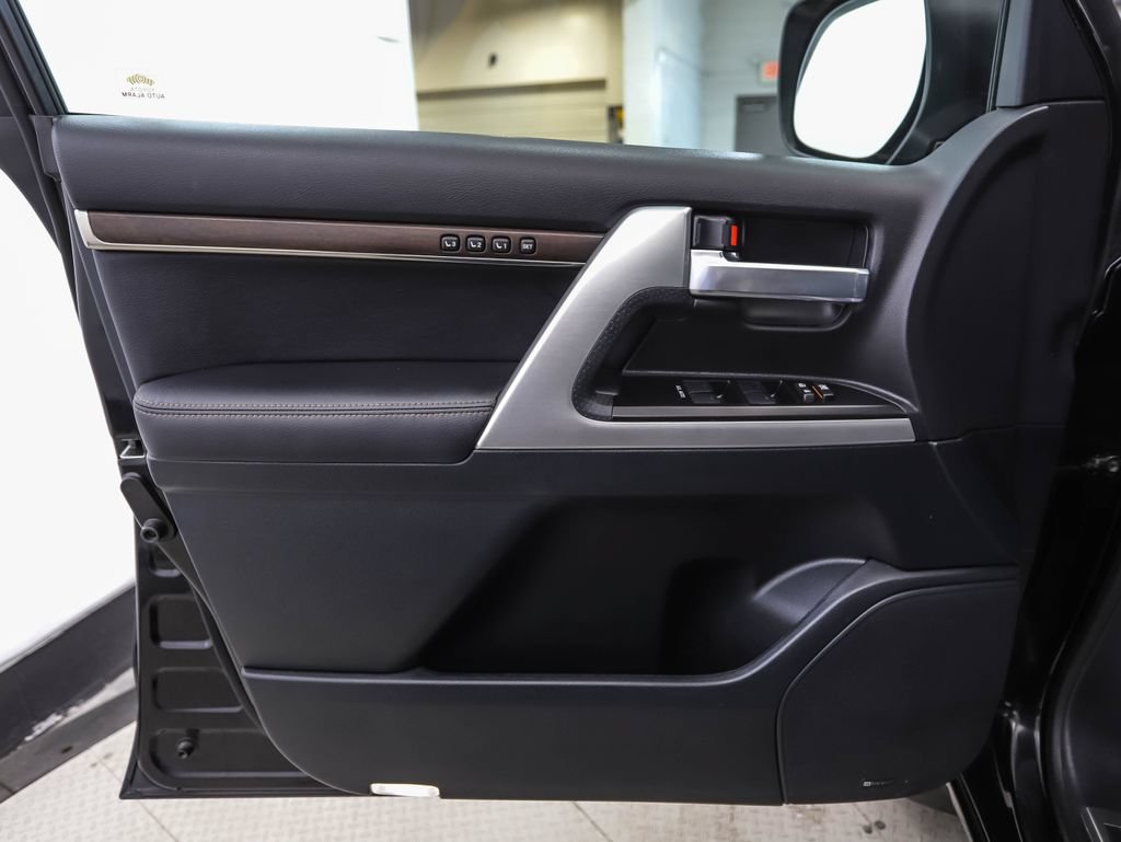 Used 2021 Toyota Land Cruiser Heritage Edition AWD/4WD image 9