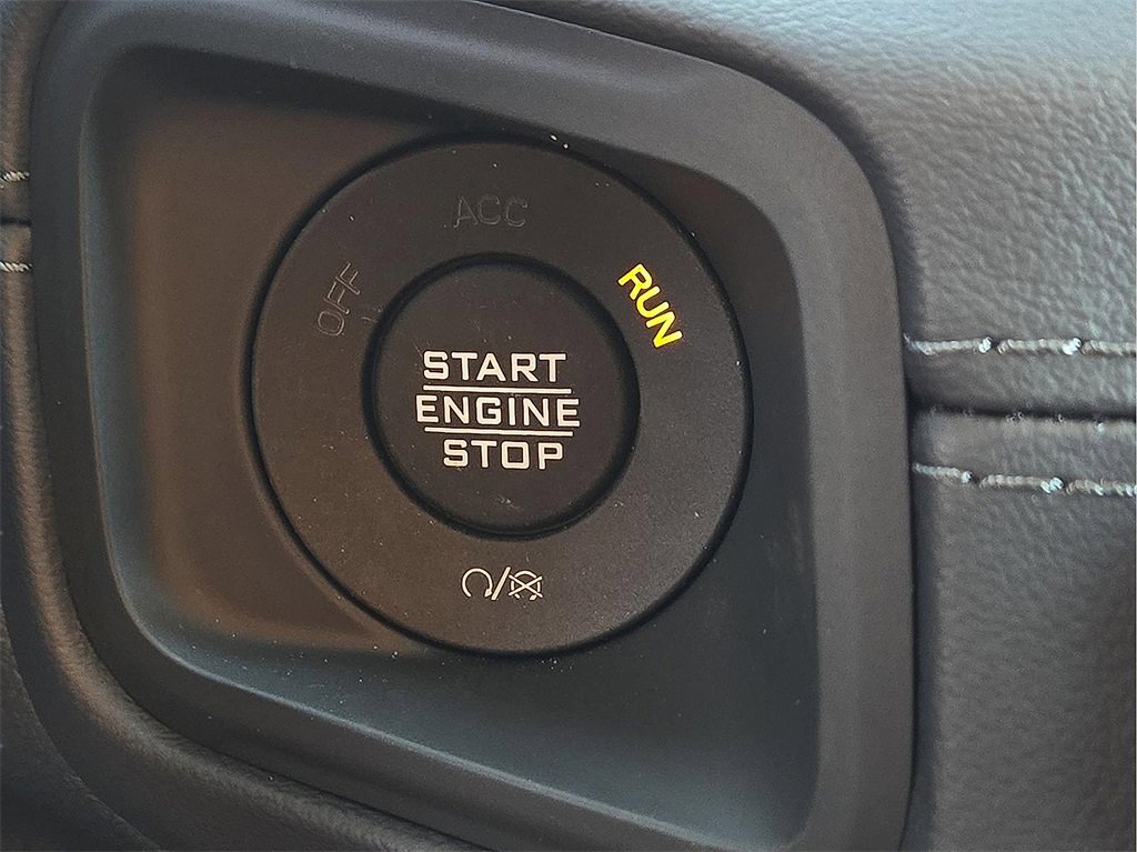 New 2025 Jeep Wrangler Unlimited Rubicon w/ XTREMEE 35" Tire Package image 15