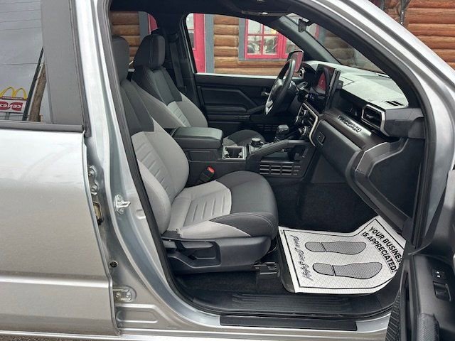 Used 2025 Toyota Tacoma TRD Sport image 30