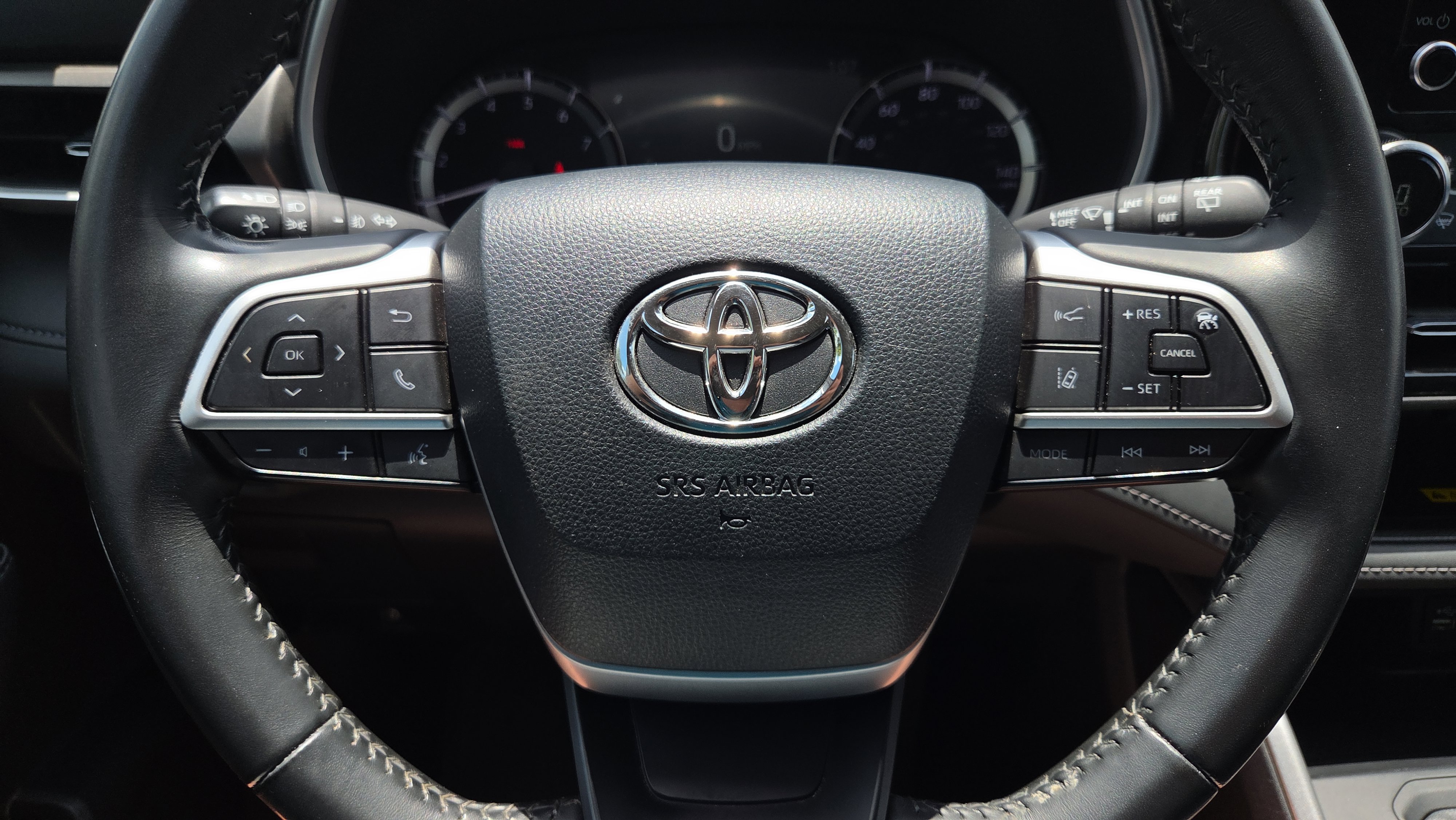 Certified 2024 Toyota Highlander XLE FWD image 31